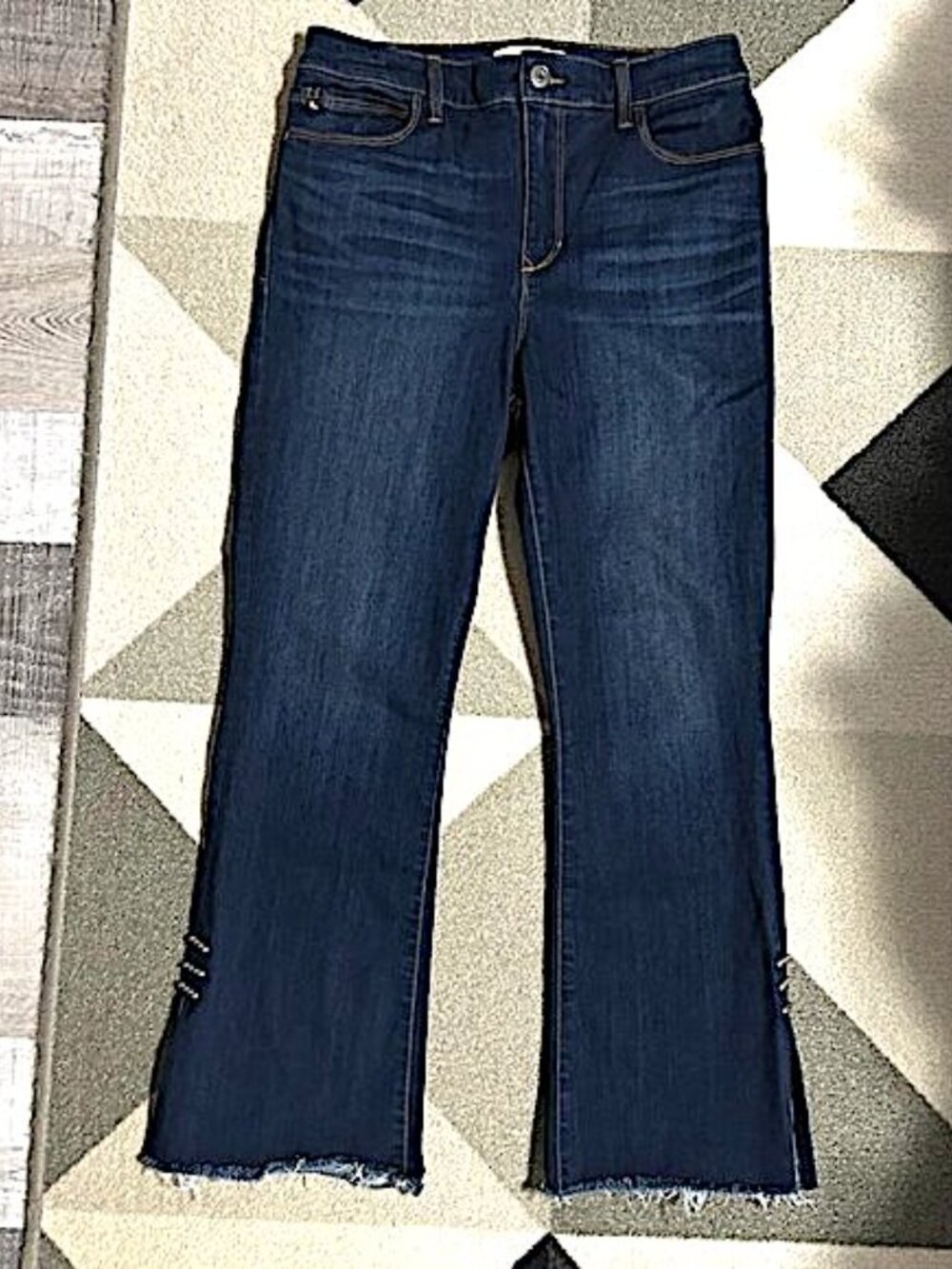 Skinnygirl Julie High‎ Rise Crop Flare Raw Hem Studded Detail Jeans Women's 29/8